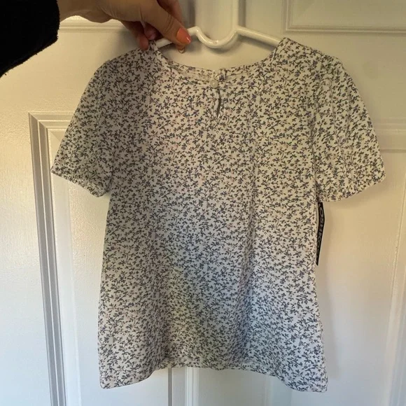 OshKosh B'gosh Floral Girl’s Tee - Picture 1 of 5